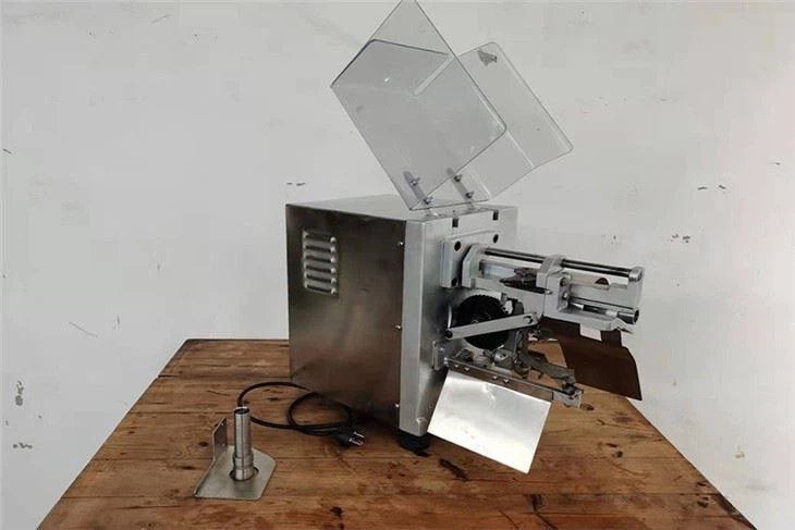 Apple Peeling Splitting Machine