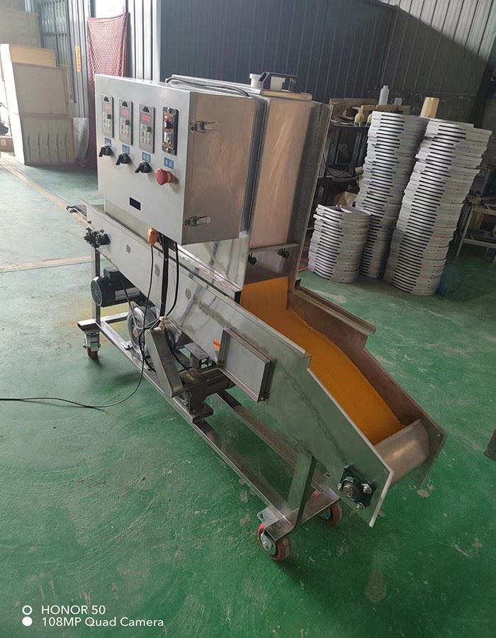 Automatic Bread Crumbs Coating Breading Machine