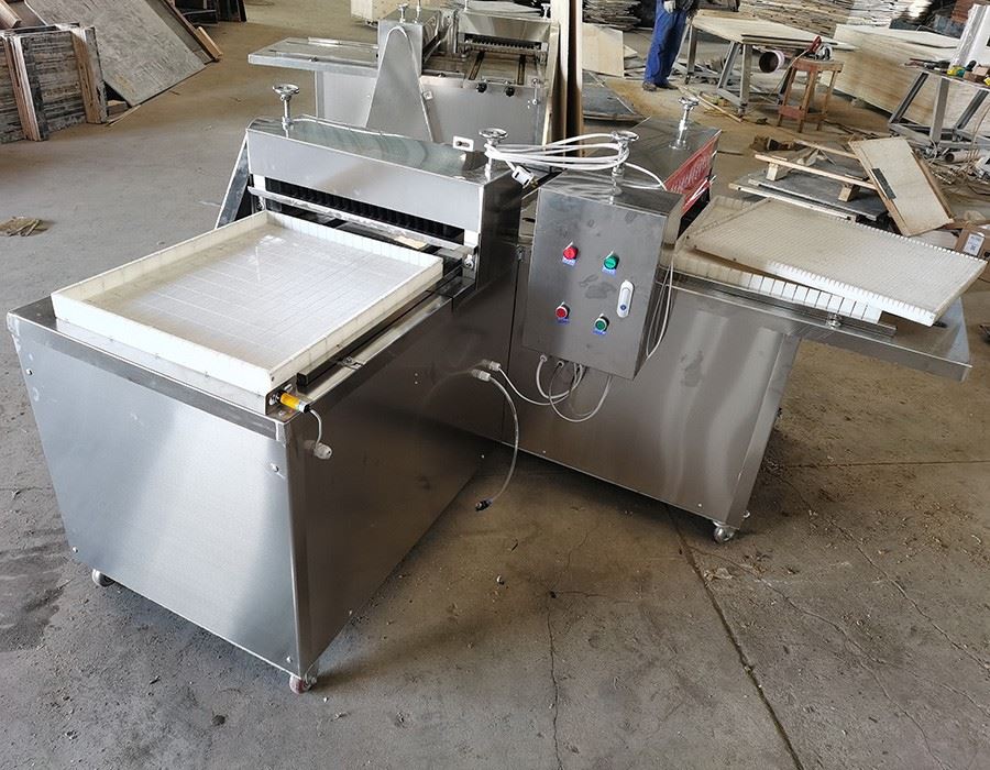 Nut bar making machine (14)